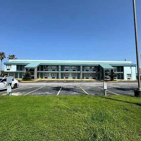 Nola Inn & Suites New Orleans Exterior photo