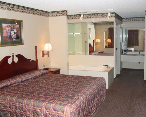 Nola Inn & Suites New Orleans Room photo
