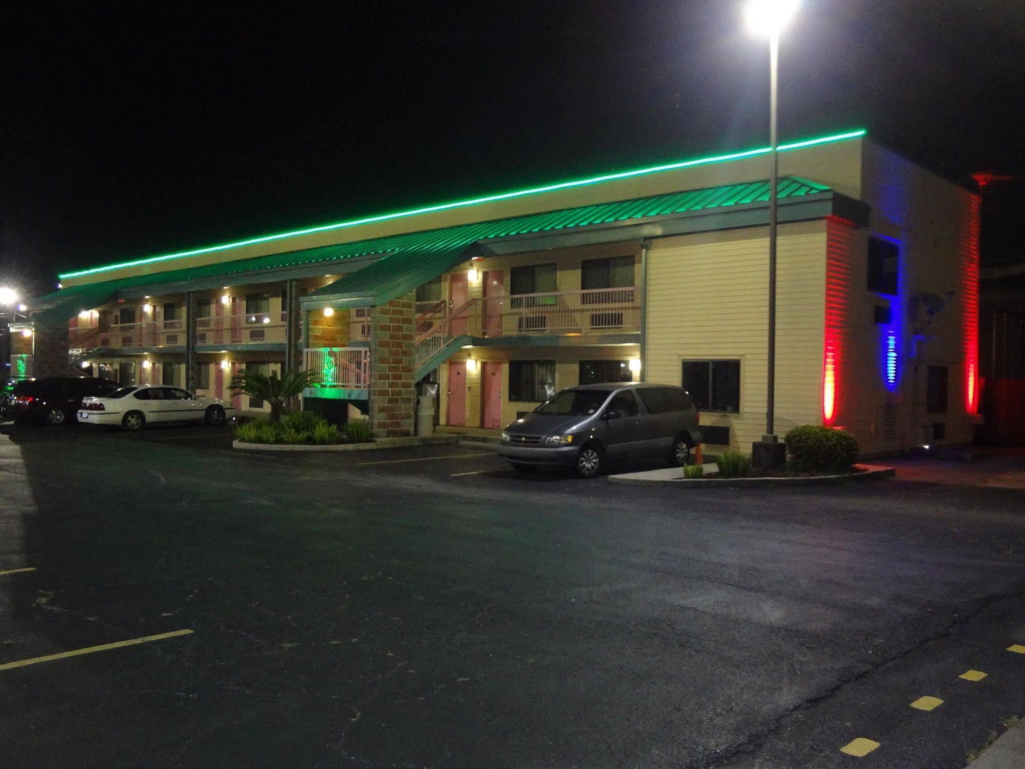 Nola Inn & Suites New Orleans Exterior photo